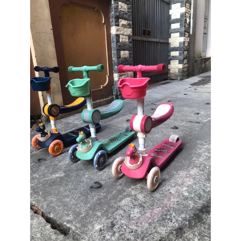 Xe scooter có giỏ, ghế và bánh phát sáng -XD026